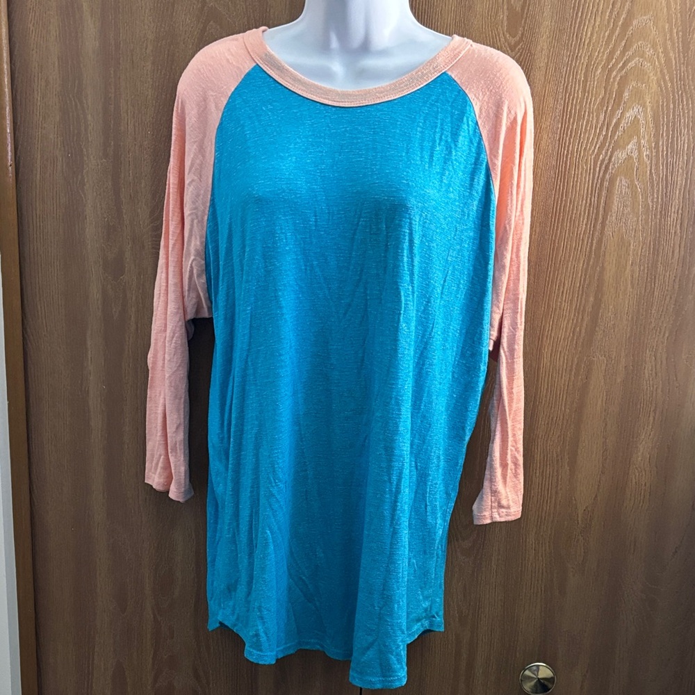 ❤️ LuLaRoe Peach and Turquoise Long Sleeve Top